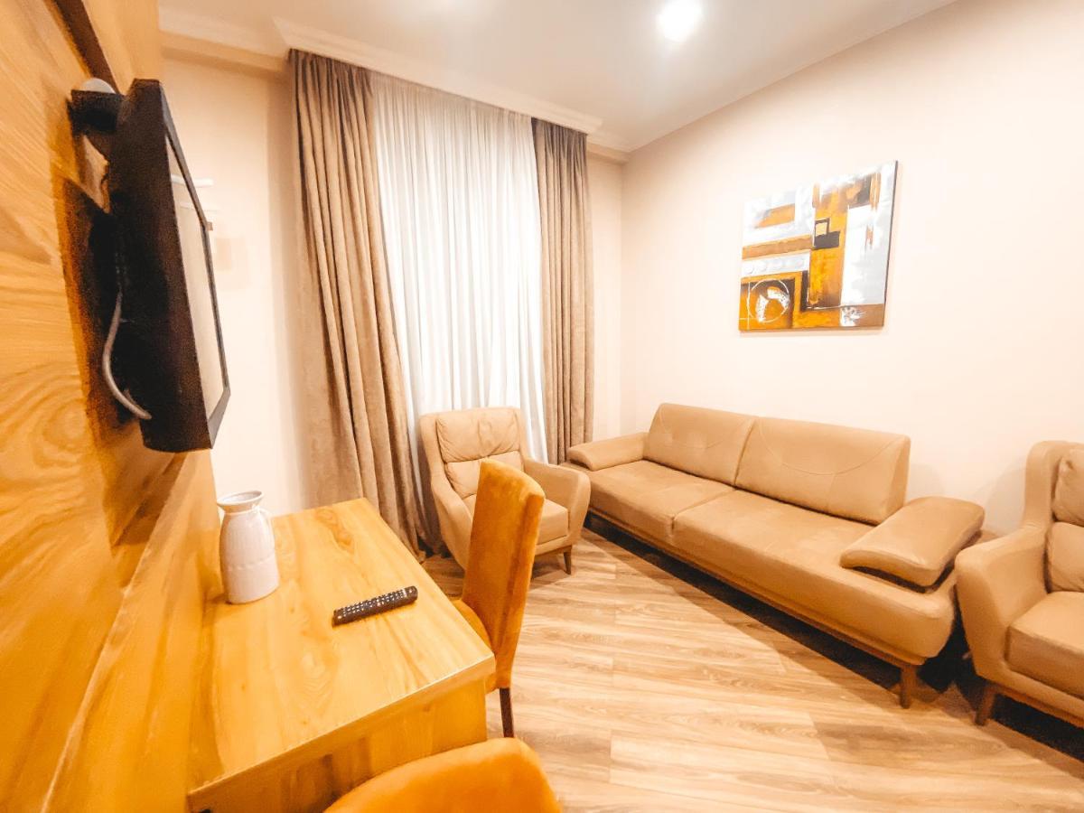 Sunset Tbilisi Luxury Aparthotel Екстериор снимка