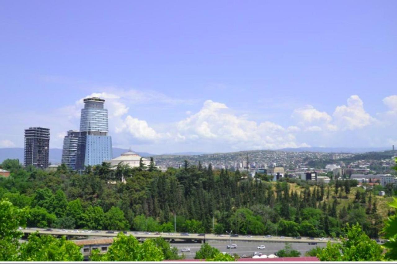 Sunset Tbilisi Luxury Aparthotel Екстериор снимка